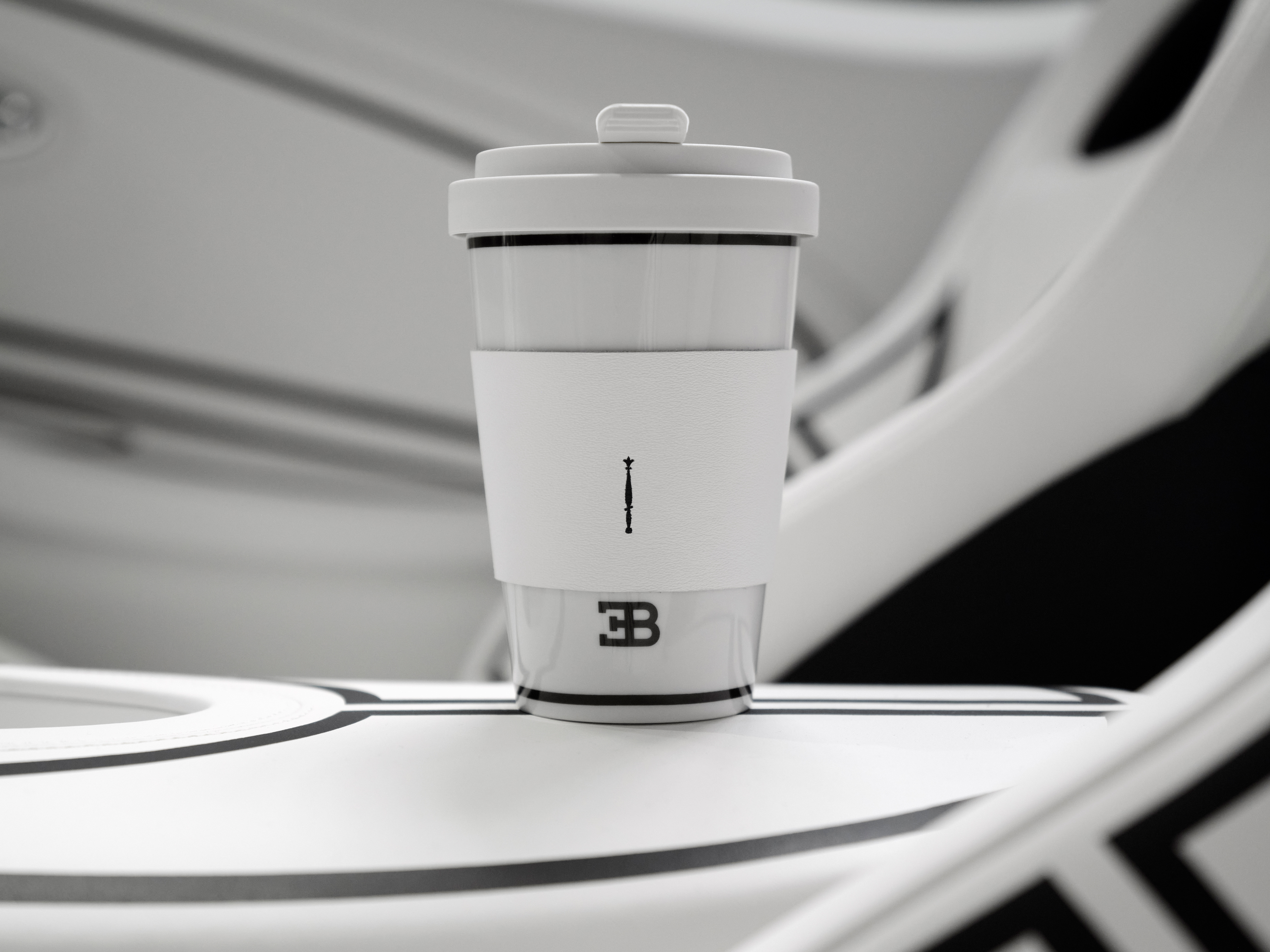 To complement the W16 Mistral “Blanc Éternel,” KPM Berlin has created a matching, limited-edition special series.